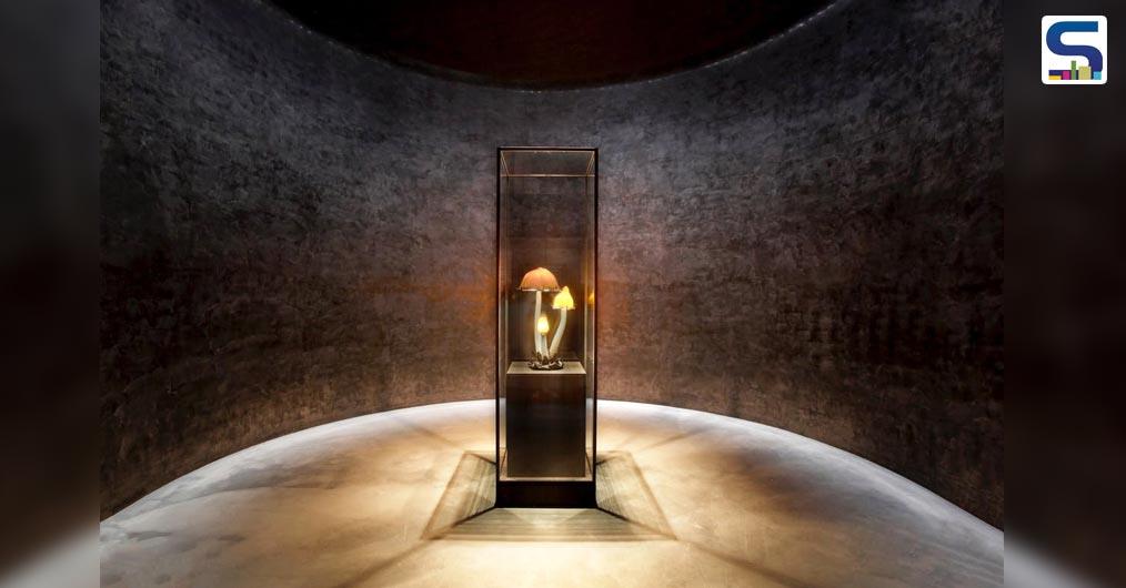 The Yumin Art Nouveau Collection is a poetic exhibition of delicate glass produced in Phoenix Jeju in the South Korean peninsula.