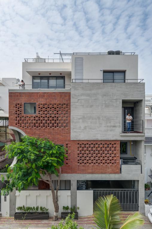 samruddhi-residence-aangan-architects