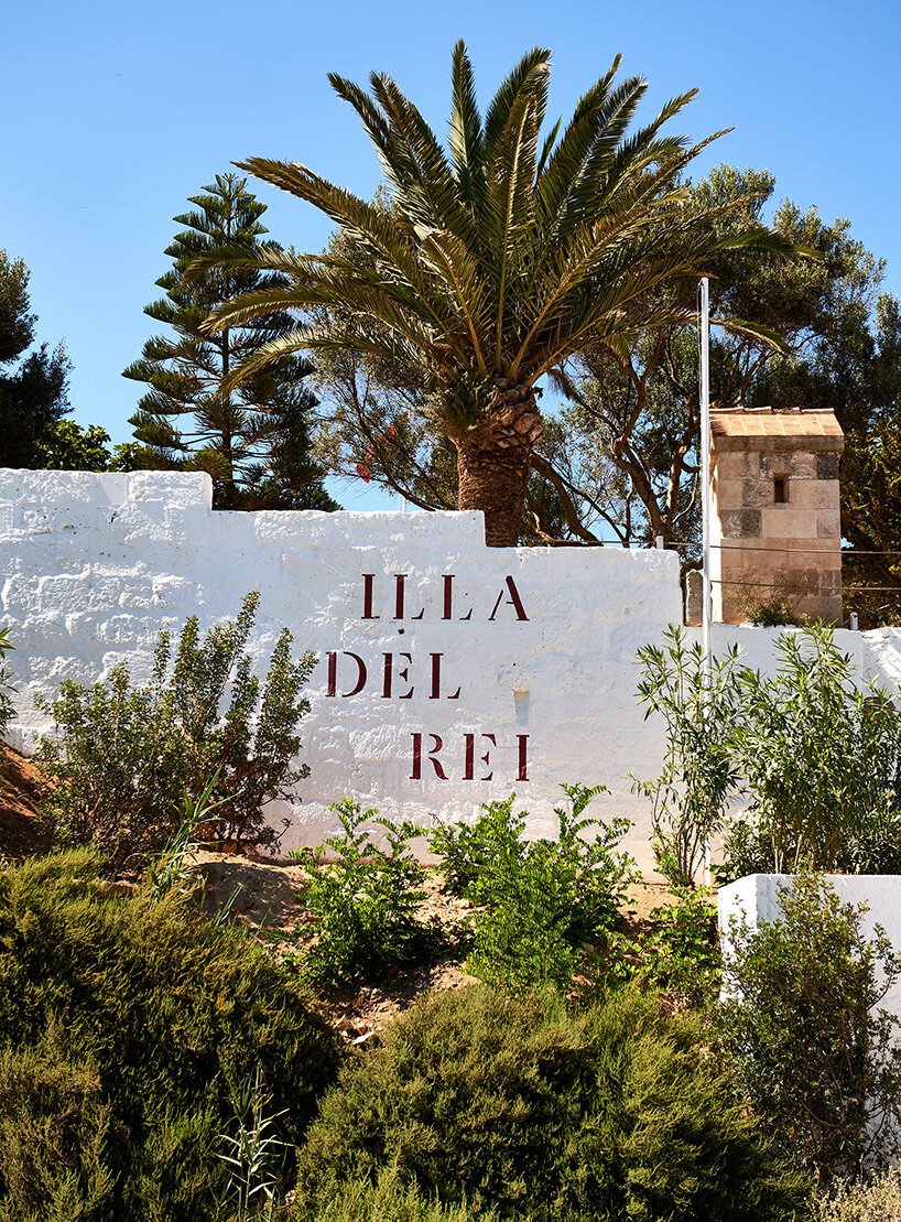 hauser-wirth-menorca-luis-laplace-isla-del-rey-surfaces-reporter