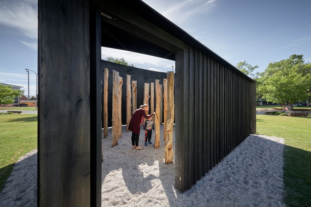 Bush-Fire-Pavilion-Akimbo-Architecture