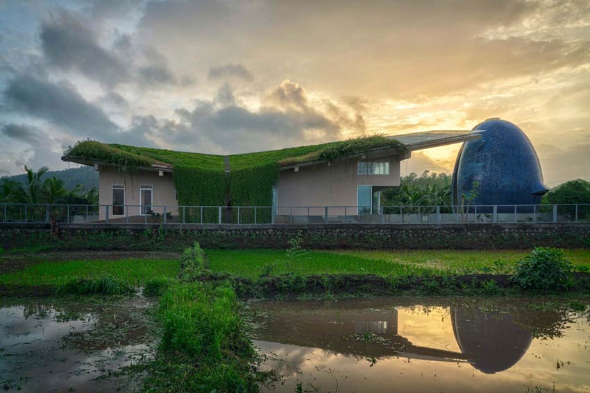 Oval Shaped Temple Design