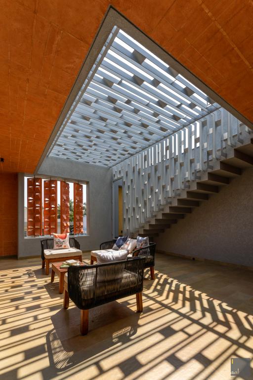 Aakar-house-of-dynamic-shadows