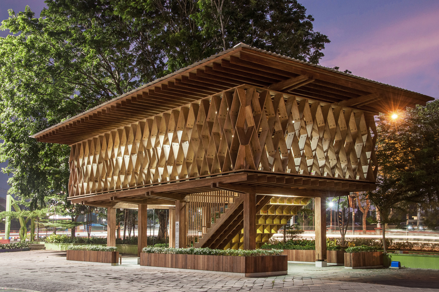 microlibrary-warak-kayu-shau-indonesia