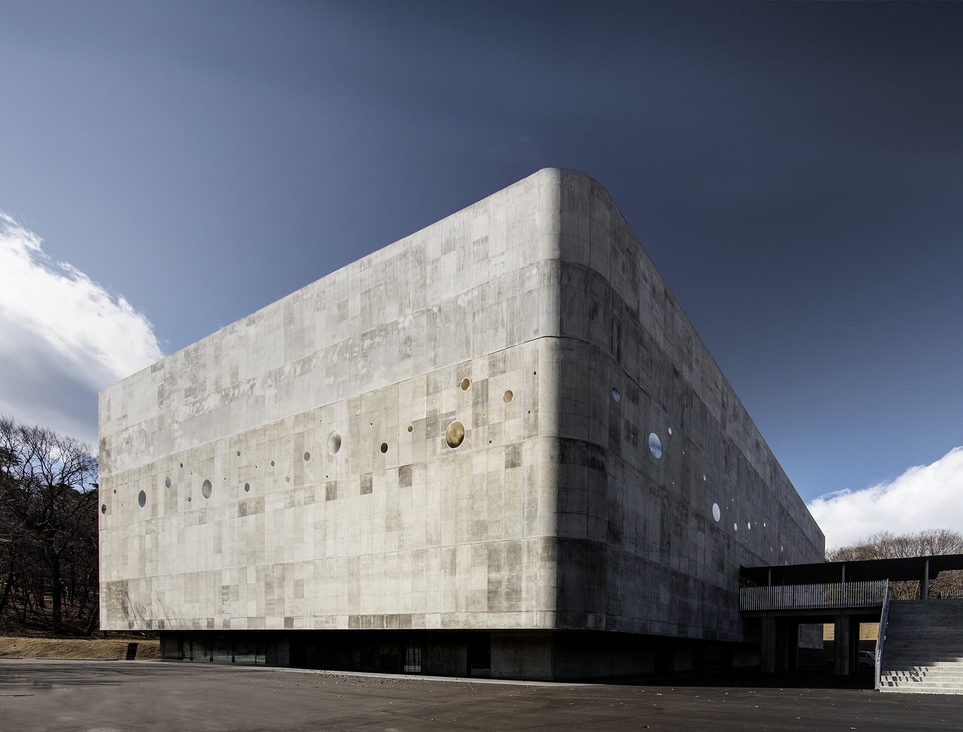 honjo-japan-waseda-university-high-school-gymnasium-nikken-sekkei-surfaces-reporter