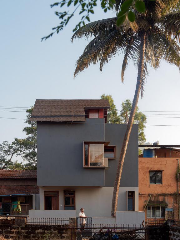 house-with-different-roofs-surfaces-reporter