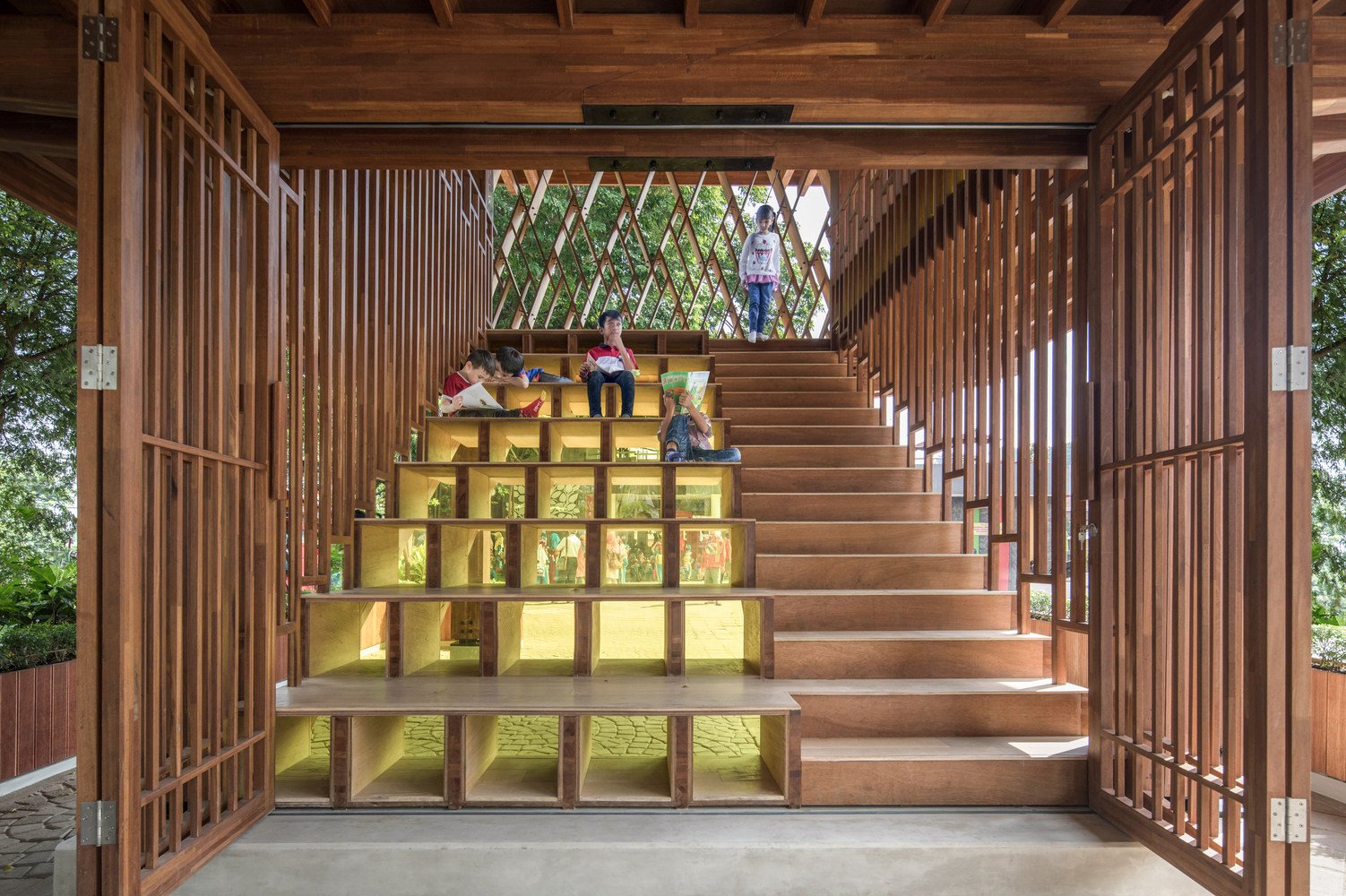 microlibrary-warak-kayu-shau-indonesia