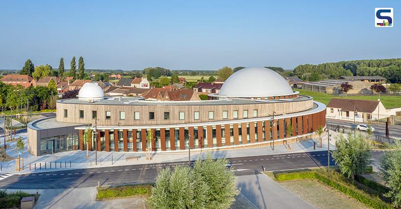 This building is like a spiral-shaped planetarium and observatory. While the entire structure is about celebrating space and stars, SURFACES REPORTER (SR) focuses on the interesting materials used in Orionis facade that shows Snøhettas unique design style