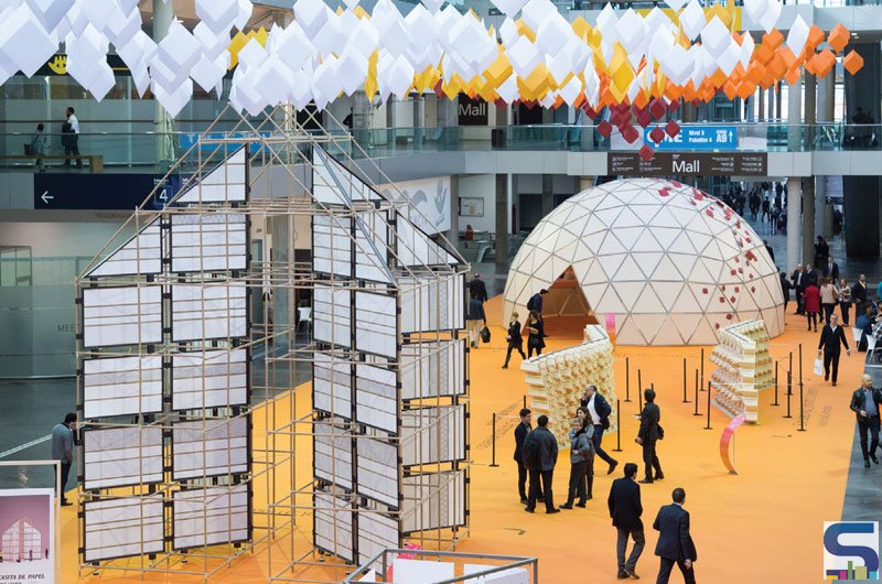 The two walls displayed at the 2016 Cevisama show consist of approximately 700 elements with lengths ranging from 15 to 60 cm. Variations in length and cut off angle lead to 38 unique elements for the installation.
