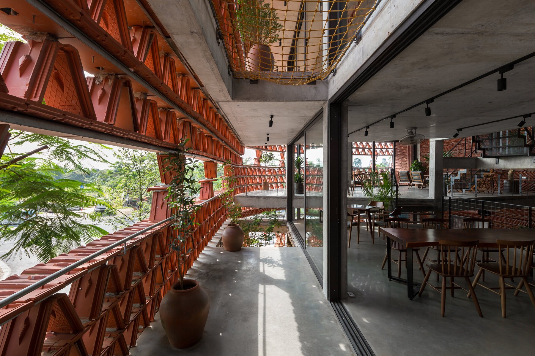 ngoi-space-h-and-p-architects-vietnam-surfaces-reporter