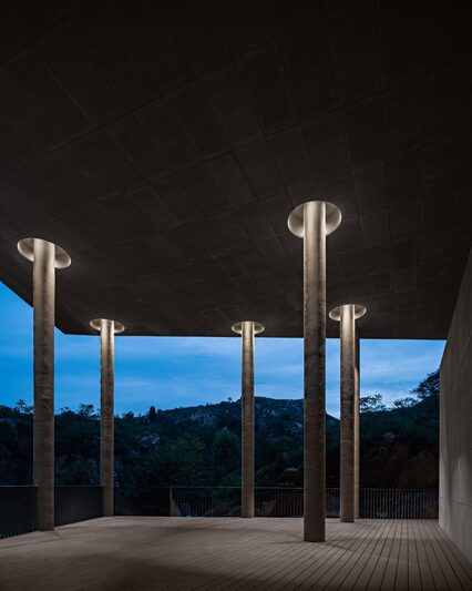 syn-architects-the-hometown-moon-chapel-china-architecture-surfaces-reporter