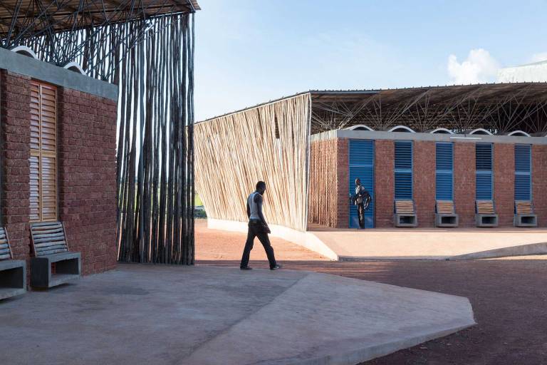 Ring Shaped School in West Africa