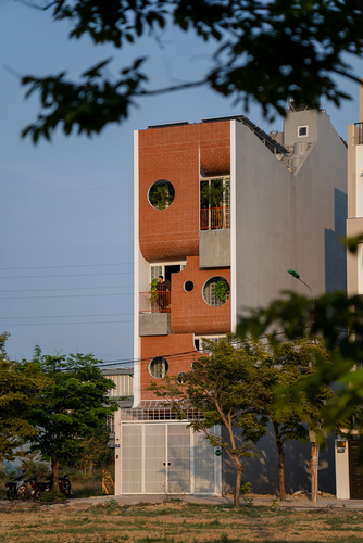 da-nang-house-ad9-architects-surfaces