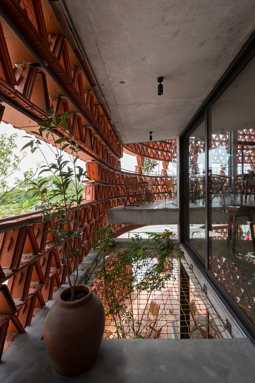 ngoi-space-h-and-p-architects-vietnam-surfaces-reporter