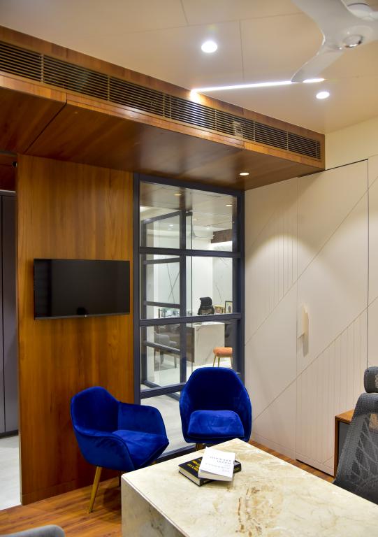Kalpvastu Design Studio Creates Beautiful CA Office By Keeping The ...