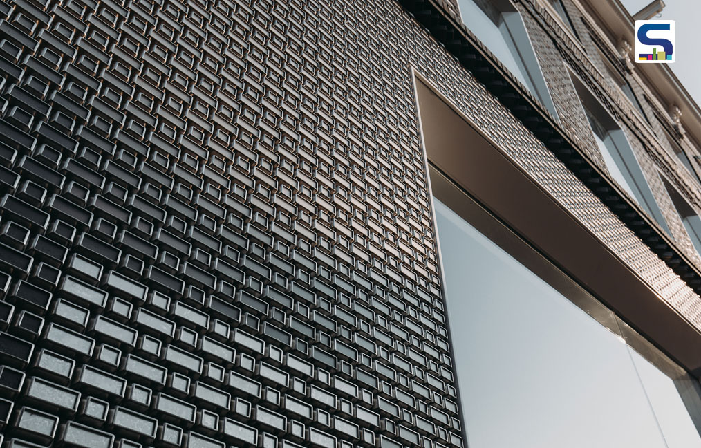 The Looking Facade of the P.C. Hooftstraat