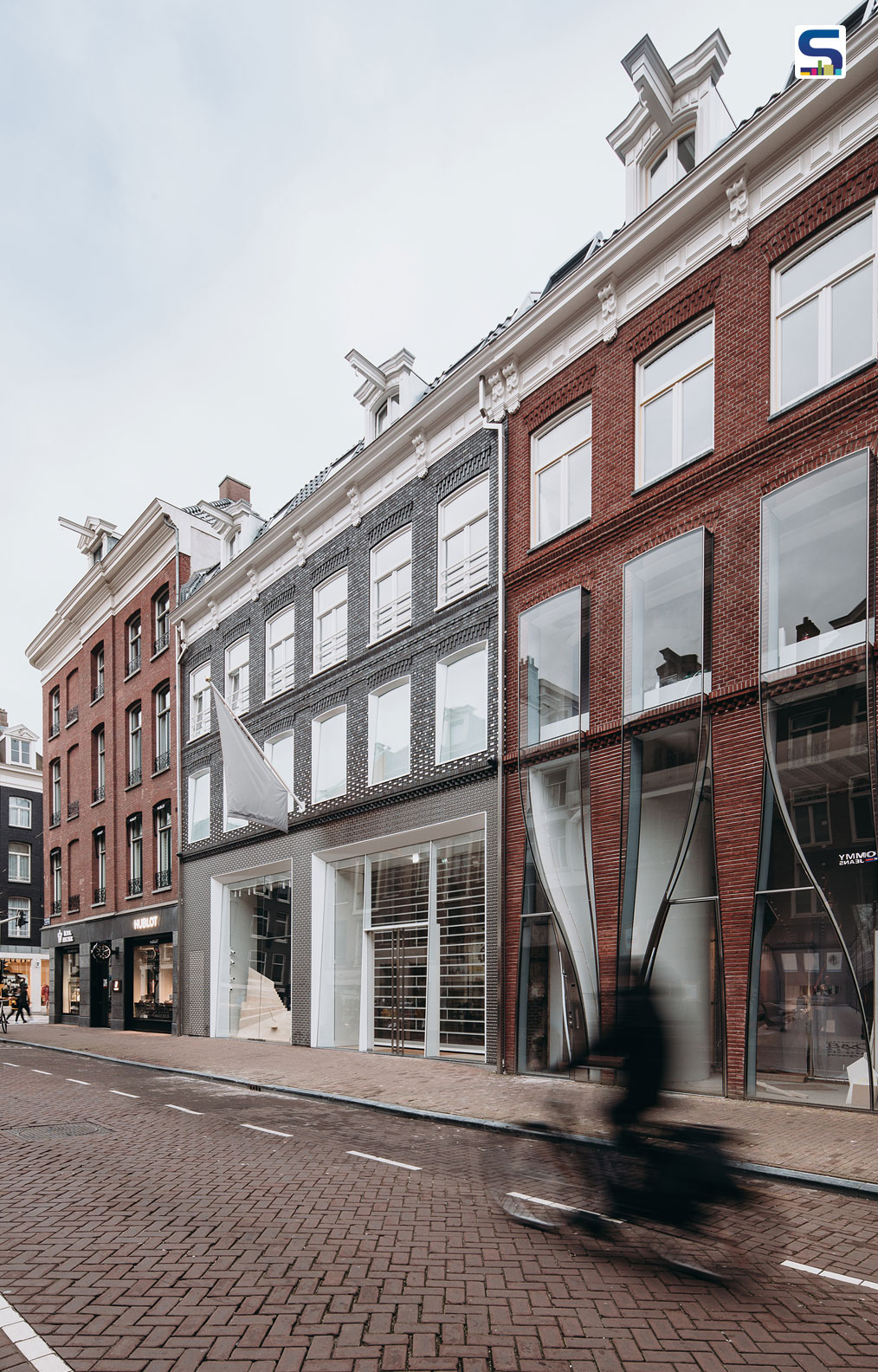 The Looking Facade of the P.C. Hooftstraat
