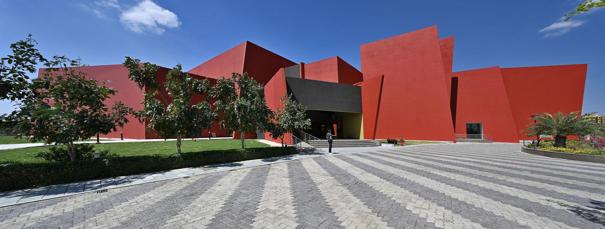 Sanjay Puri’s Rajasthan School Feature Red-coloured Angled Walls and Walkways