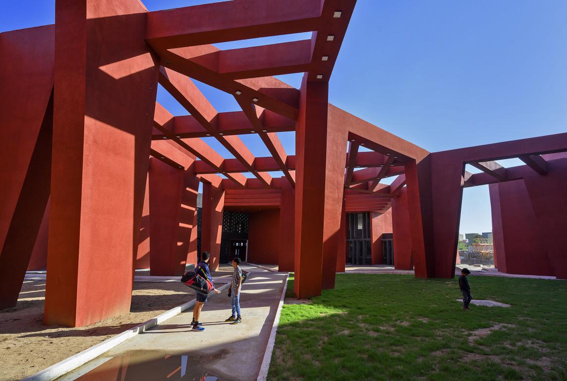 Sanjay Puri’s Rajasthan School Feature Red-coloured Angled Walls and Walkways