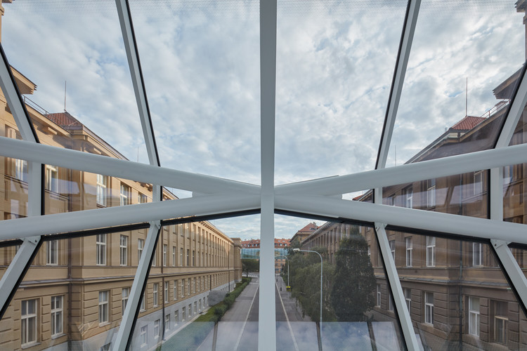 Crystalline Footbridges Connecting the UCT in Prague
