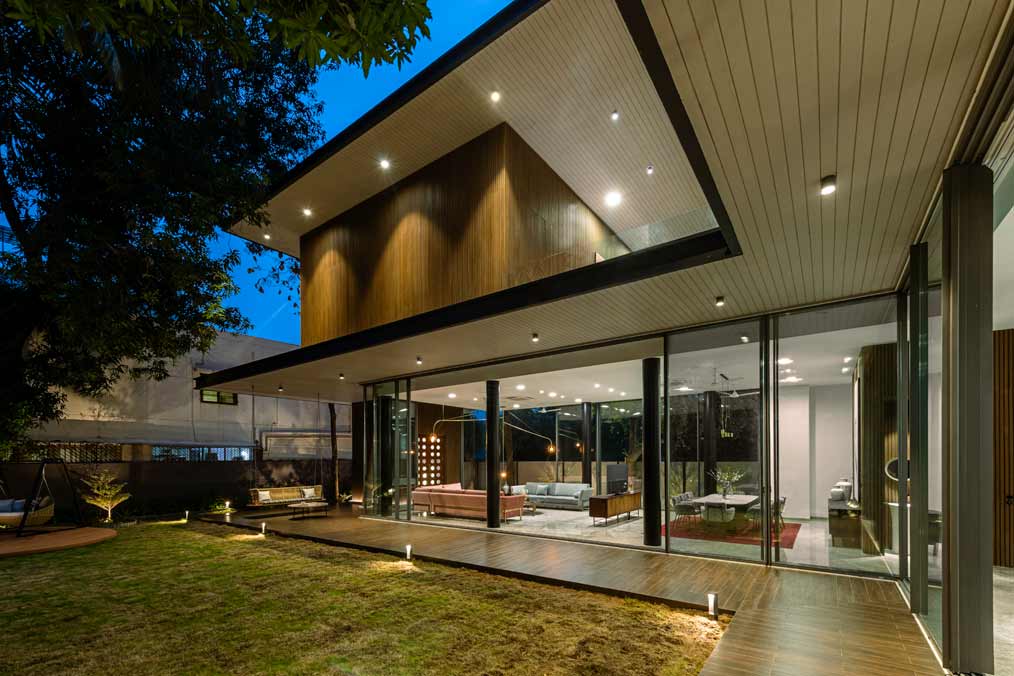 glass house by P&D Associates