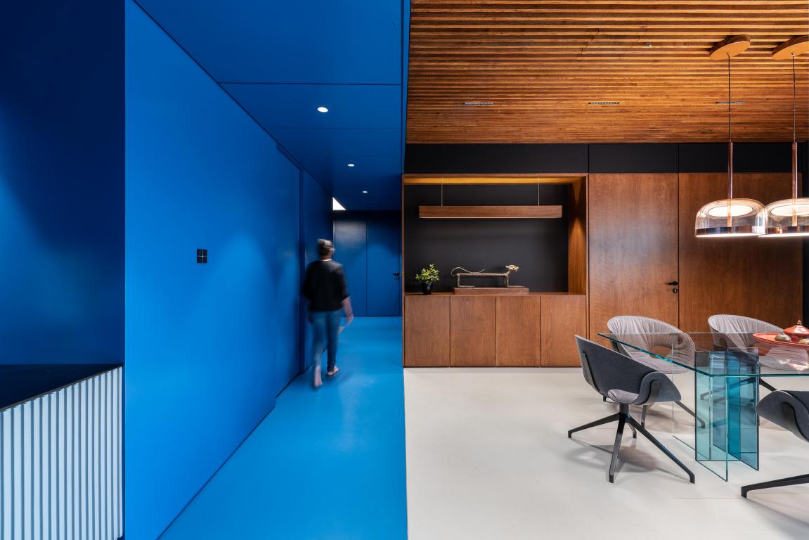 Tone of Blue Scoop Haus by DIG Architects