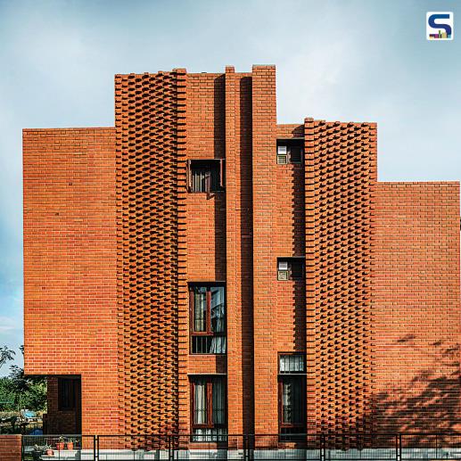 The team of Kamat & Rozario Architecture took inspiration from old Kerela Architecture to construct this alluring Corbel House.
