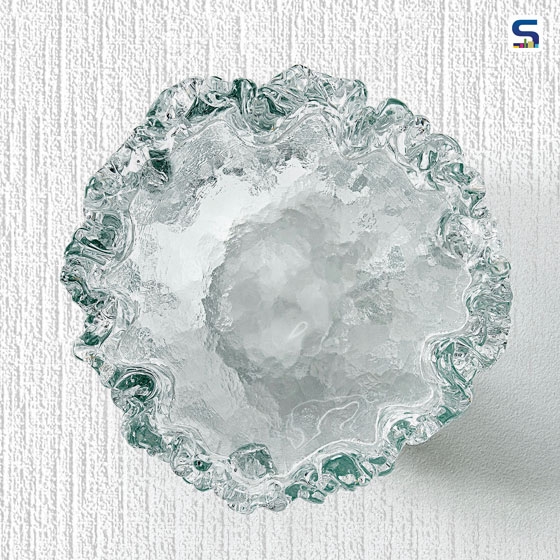 Yes, this series of glass tables shine like fountains, certainly may look like an edible, candy fountain but is most definitely the outcome of Italian craftsmanship meeting the industrial technology.