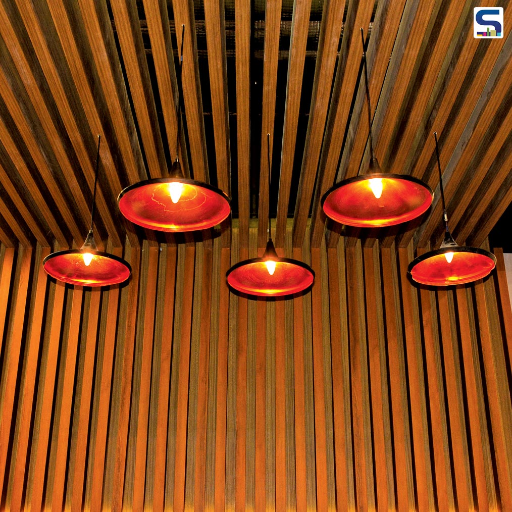 Paperlam is a decorative film with adhesive that is applicable on site as well as in factory. Available in solid colors and abstracts patterns, the product can be applied to any synthetic and natural surface, like wood and stone.