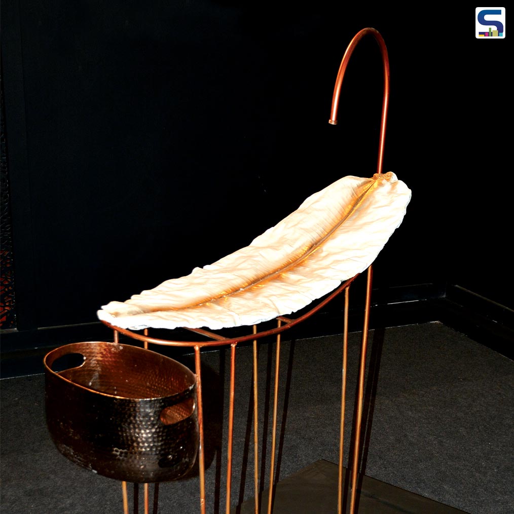 A reminiscent of Southern Indian cuisine in which meals are often served in banana leaves, this table is sure to infuse a sense of tranquillity into any space.