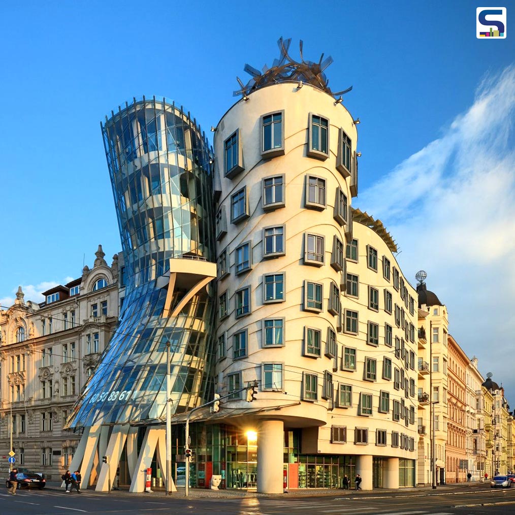 Worlds Bizarre Architecture: Frank Gehrys Dancing House in Prague, Czech Republic