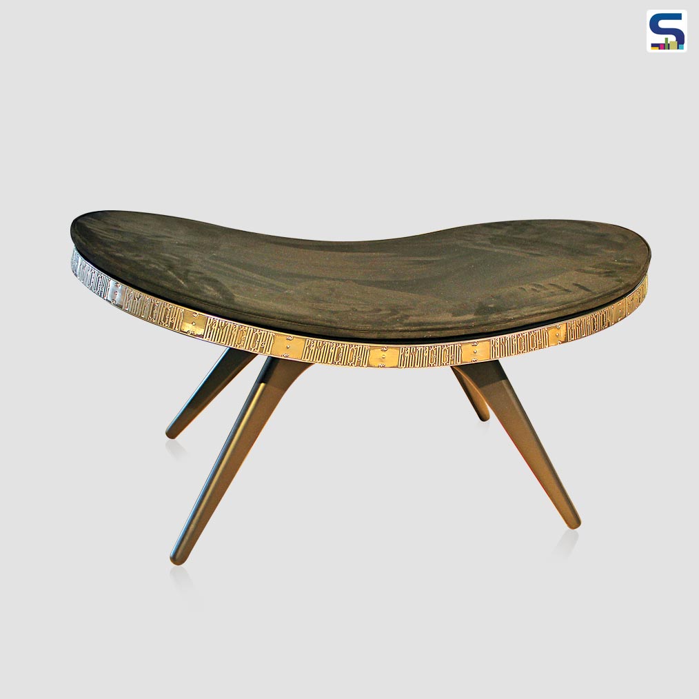 The designer’s aim was to work up a design for a “universal” chair, based on the idea that when we want to relax, (almost) all of us take up the same position.