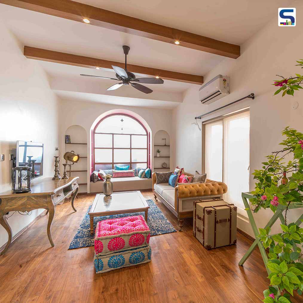 This 4-BHK Home in Hyderabad Depicts a Melodious Symphony of Reclaimed Teakwood and Colourful Elements